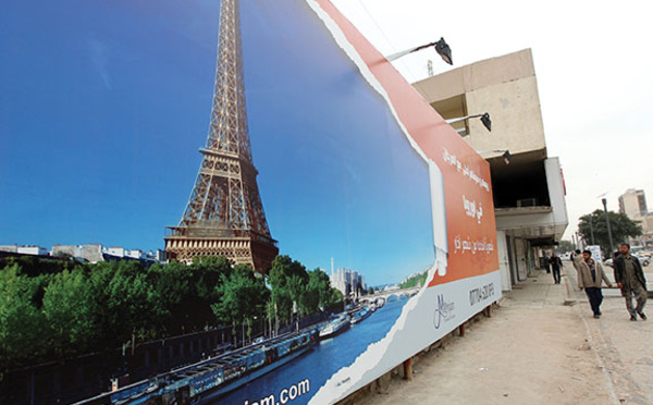 Dans une agence de voyages, les montagnes russes d'un an sous Covid