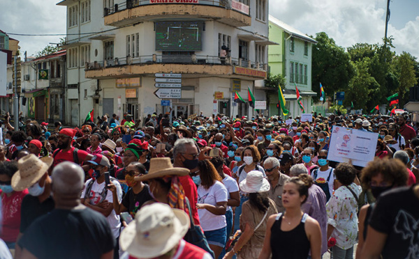 Chlordécone: la Martinique se mobilise contre "l'impunité"