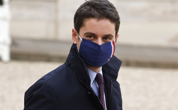 Covid: Attal évoque un retour à une vie plus normale "peut-être dès la mi-avril"