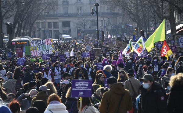 Droits des femmes: plusieurs milliers de manifestants à Paris