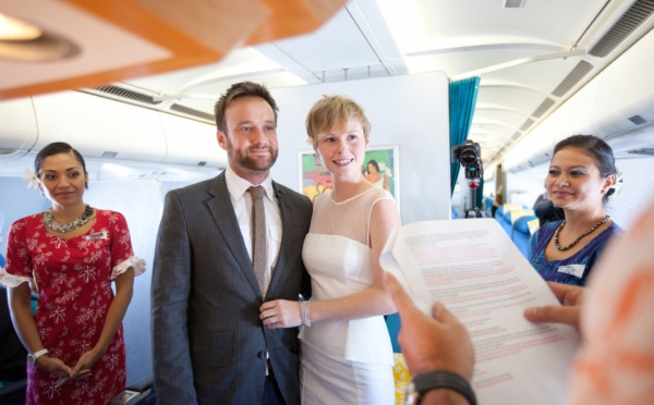 Air Tahiti Nui organise le 1er mariage en vol à destination de Tahiti