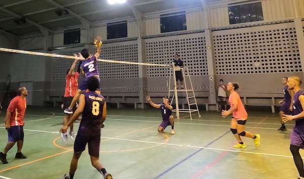 ​Reprise de volley à Raiatea