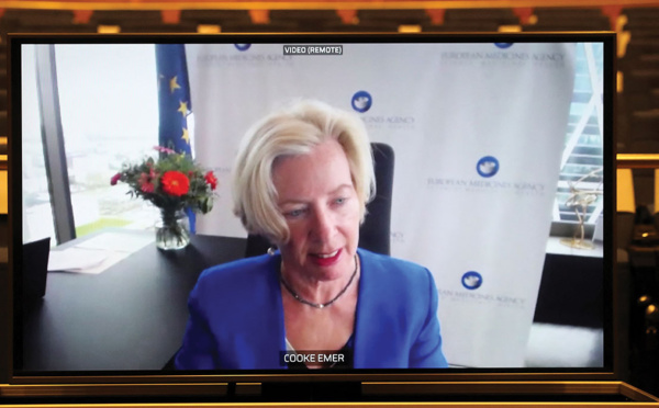 Virus: le régulateur européen "convaincu" des bénéfices du vaccin AstraZeneca