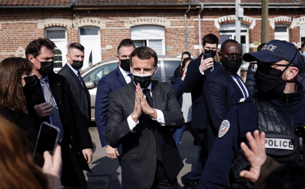 Covid-19 : les indicateurs sanitaires se dégradent, Macron promet de vacciner plus