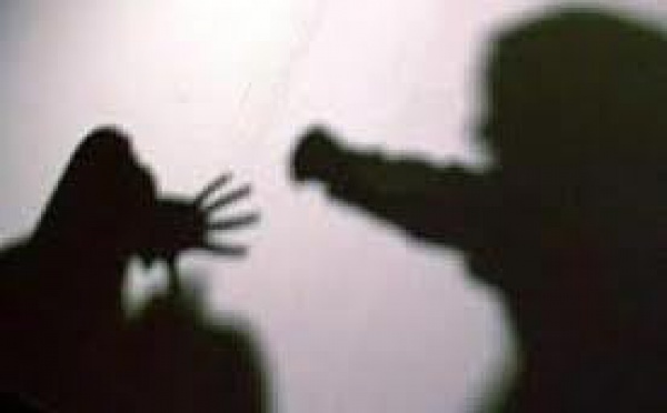 Rikitea: Il frappe sa compagne et la traine au sol en la tirant par les cheveux