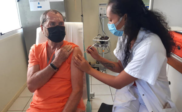 Plus de 20 000 personnes ont reçu la première dose du vaccin