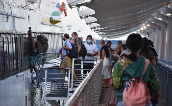 L’Aremiti 5 lance la ligne de l’Apetahi express sur la route des Raromatai