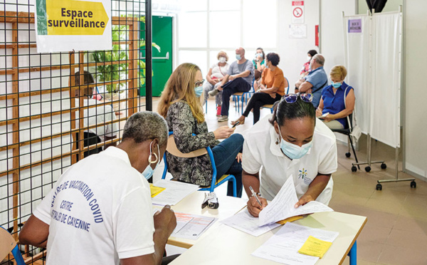 Guyane: un premier centre de vaccination à grande échelle