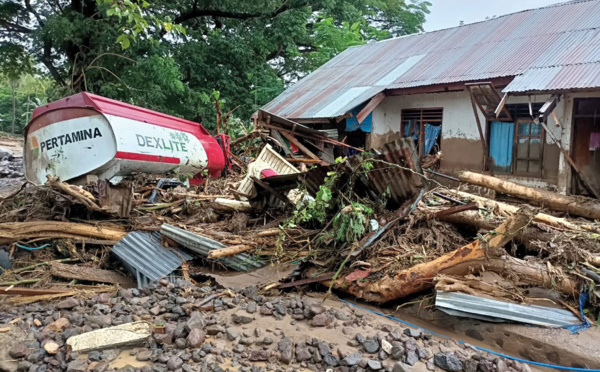 Horreur en Indonésie : "Soudain, on a entendu des gens crier +Inondation !+"