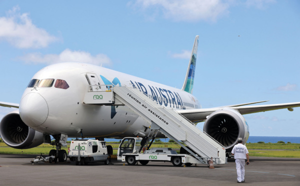 Air Austral va bénéficier de nouvelles aides publiques, la situation d'Air Tahiti évoquée