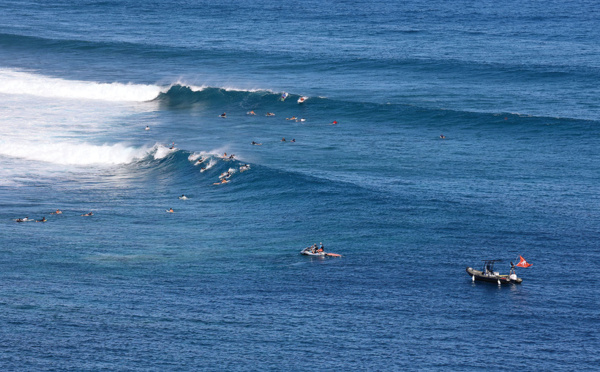 La Réunion: le surf de nouveau autorisé sur la gauche de Saint-Leu, malgré les requins