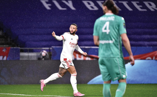 Ligue 1: Le groupe de tête fonce, Nantes s'enfonce