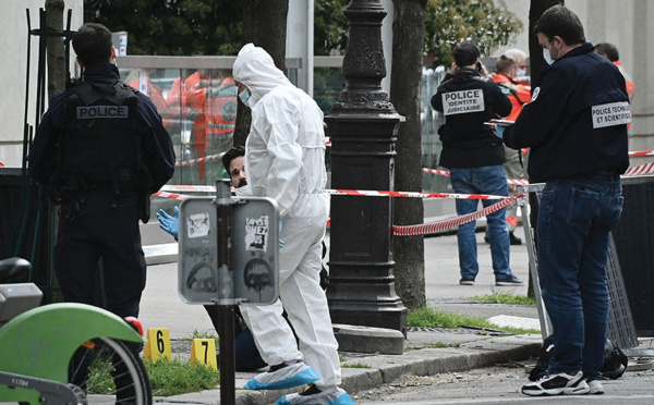 Un mort et une blessée grave par balles devant un hôpital à Paris, le tireur en fuite