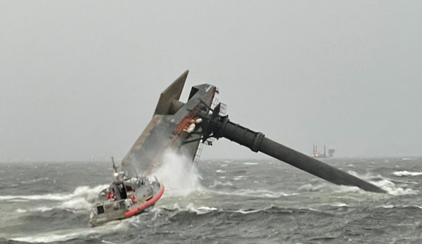 Un navire chavire au large de la Louisiane, une douzaine de personnes disparues