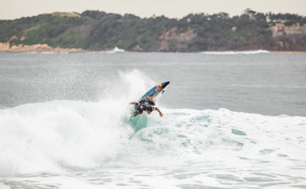 Michel Bourez évite les repêchages à Narrabeen