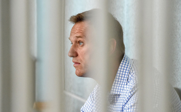 L'opposant russe Navalny à l'hôpital, l'UE discute de ses relations avec Moscou