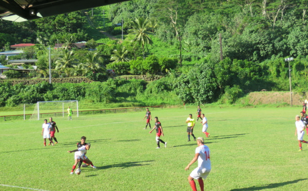 Football : Tohiea confortable leader à Moorea
