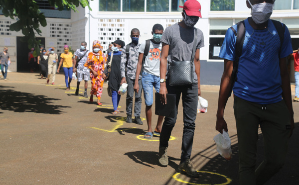 Mayotte: après la mort de deux lycéens, les élèves manifestent leur colère