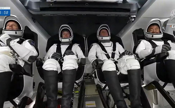 SpaceX emmène quatre astronautes vers la Station spatiale internationale