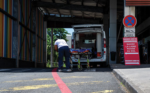 Virus/Guadeloupe: accélération des contaminations, restrictions renforcées