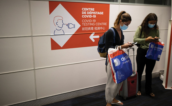 Le contrôle des voyageurs en quarantaine, nouvelle arme contre les variants du Covid-19