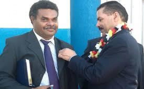 Le ministre papou de la police chute pour fraude électorale