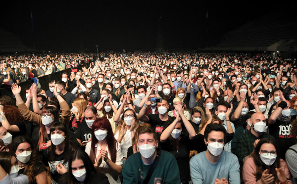 "Aucun signe" de contagion, selon les organisateurs d'un concert-test à Barcelone