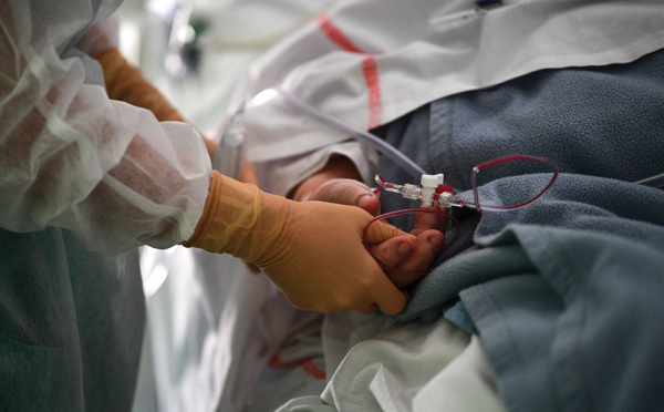 Covid: 60% des patients hospitalisés présentent au moins un symptôme après 6 mois