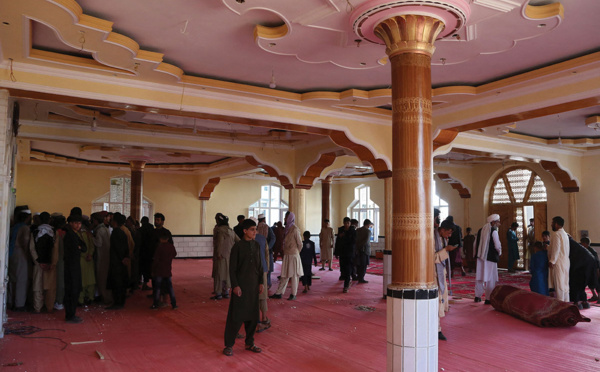 Afghanistan: explosion mortelle dans une mosquée, le cessez-le feu vole en éclats