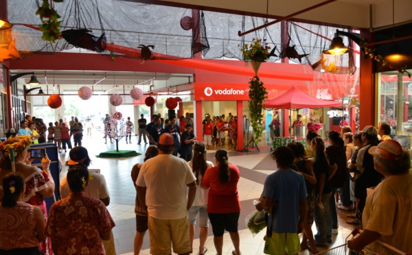 Ouverture d'une boutique Vodafone à Taravao