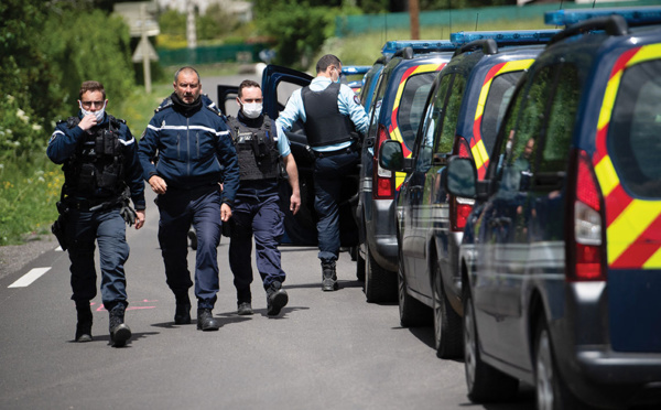 Homicides des Cévennes: le tireur "sans regrets" mis en examen pour "assassinats" et écroué
