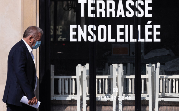 "On va se chauffer comme un diesel": le défi de rouvrir sa terrasse avec pluie, jauges et couvre-feu