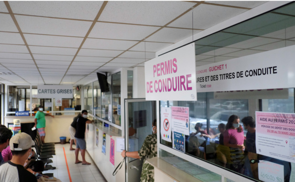 Les cartes grises bientôt en ligne