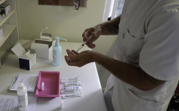 ​"Population cible" vaccinable : plus de 16, 18 ou 20 ans ?