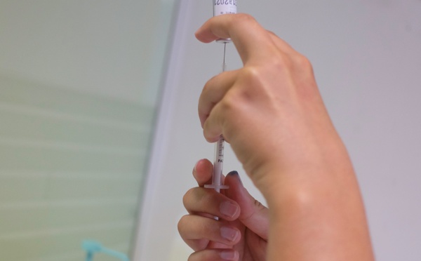 Plus de 55 000 personnes ont reçu au moins une dose de vaccin