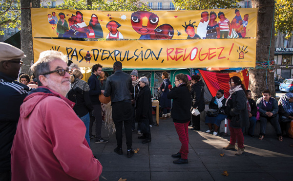 Environ un millier de manifestants pour le droit au logement à Paris