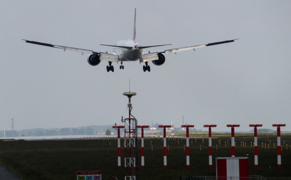 Fausse alerte à la bombe: à Roissy CDG, aucun explosif dans l'avion venu du Tchad