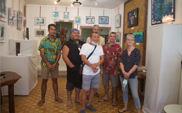 ​Expo collective et cosmopolite à Raiatea