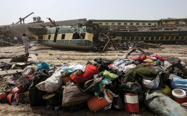 Pakistan: au moins 43 morts dans un double accident ferroviaire