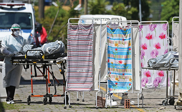 Troisième vague meurtrière de Covid-19 en vue au Brésil