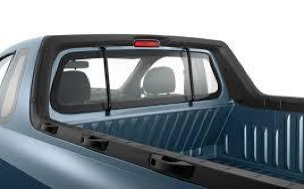 Huahine: un homme saute de la benne d'un pick-up et se tue