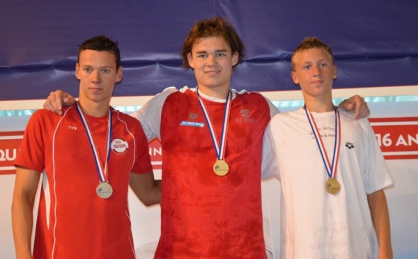 Rahiti DE VOS, un jeune polynésien champion de France de natation.