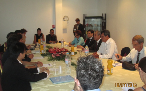 Edouard Fritch rencontre les étudiants polynésiens à Paris