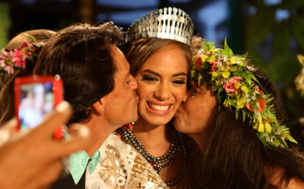 Hinarani De Longeaux, Miss Tahiti 2012