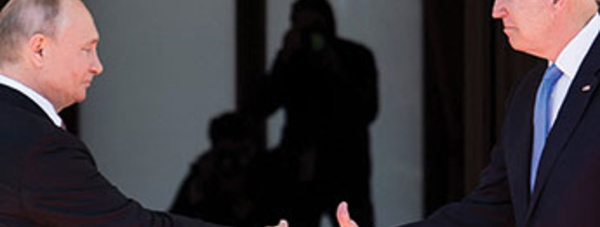 Biden rencontre Poutine, évoque "deux grandes puissances"