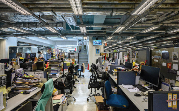 Hong Kong: raid de la police au journal pro-démocratie Apple Daily