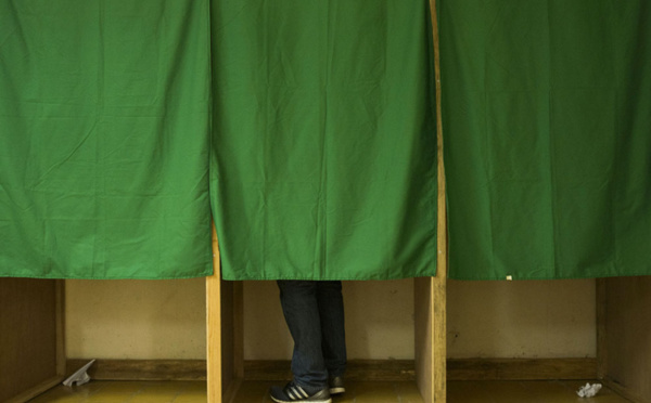 Régionales: entre 59% et 64% d'abstention, un record, selon un sondage