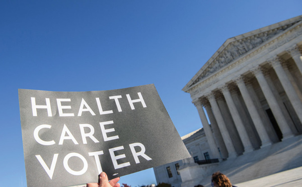 USA: la Cour suprême refuse d'invalider la loi phare d'Obama sur la santé