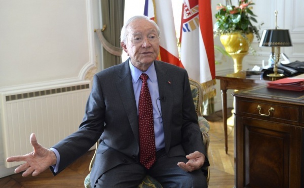 Flosse n’est pas à Paris pour "la petite photo avec le Président de la république"