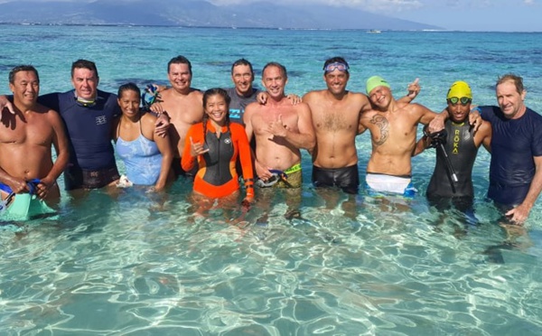 Tahiti-Moorea à la nage : défi réussi